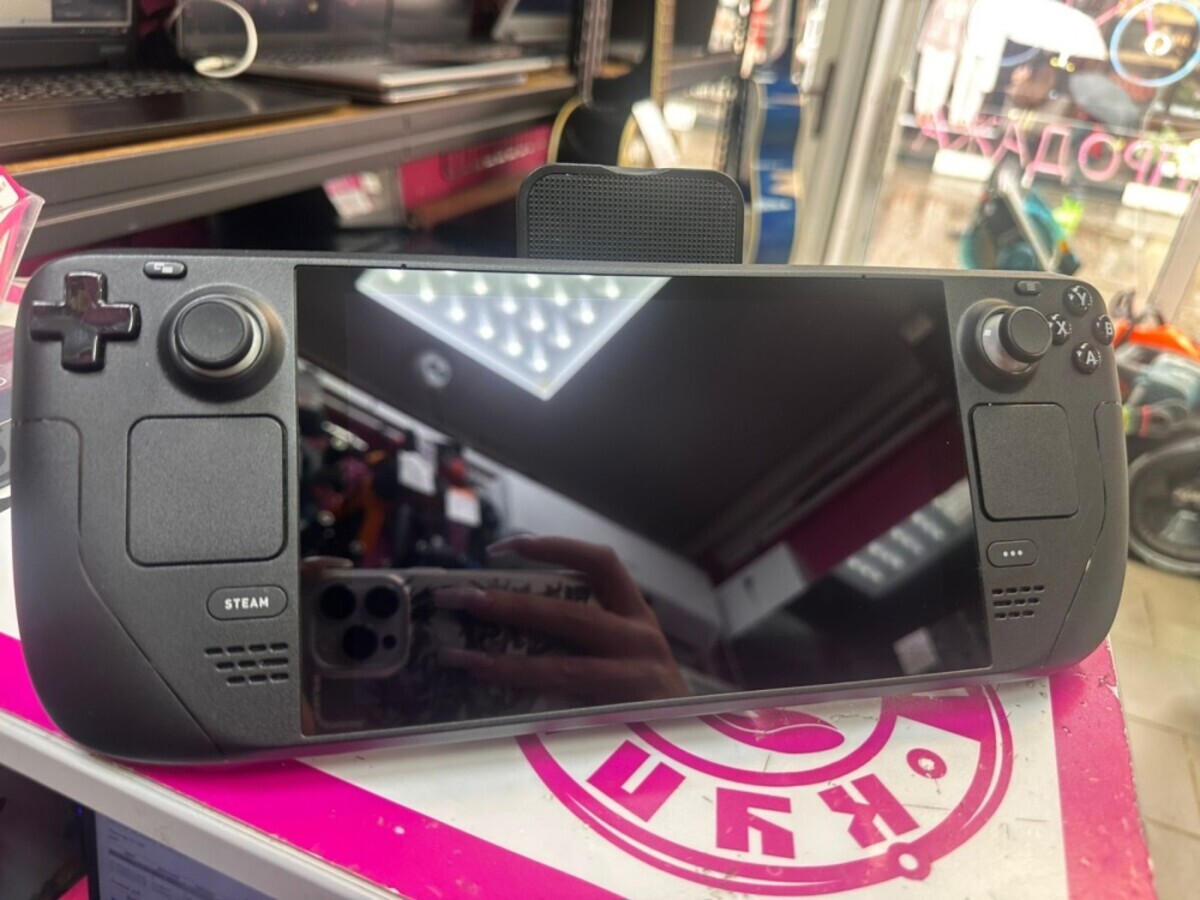 Игровая приставка Steamdeck 256gb