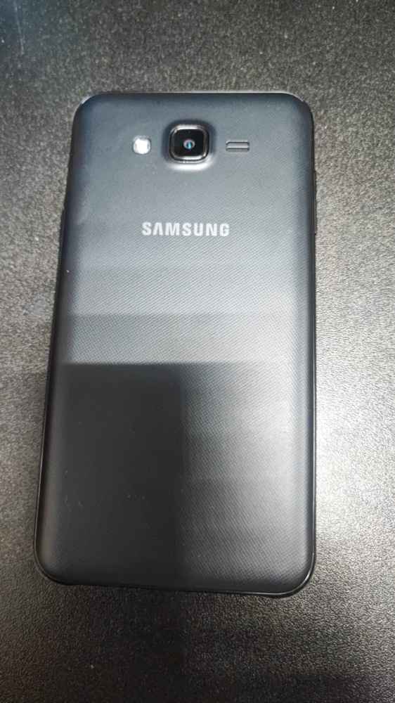 Смартфон Samsung J7 NEO