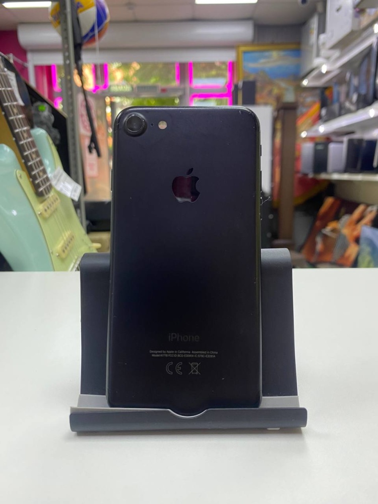 Смартфон iPhone 7 32Gb