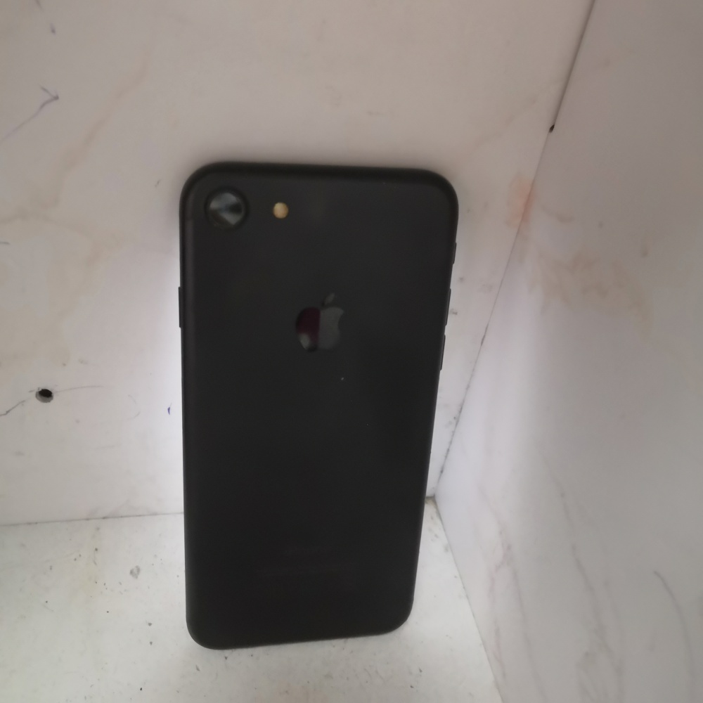 Смартфон iPhone 7 32Gb