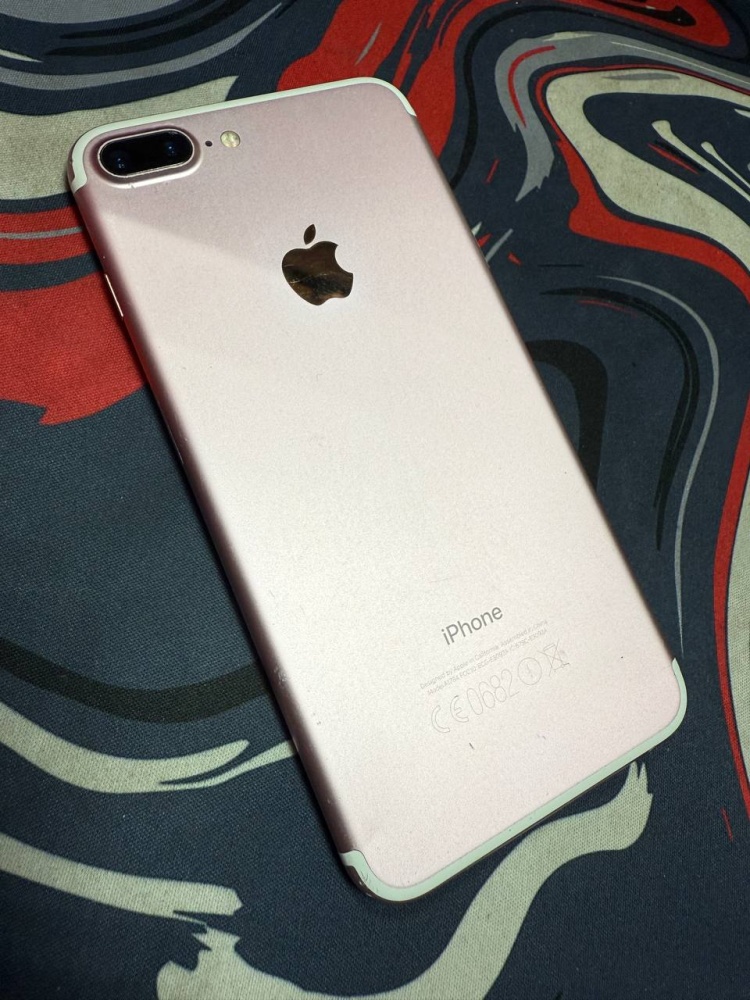 Смартфон iPhone 7+ 128Gb