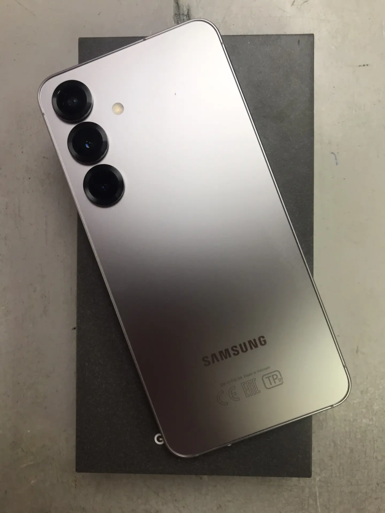 Смартфон Samsung S25 12\256