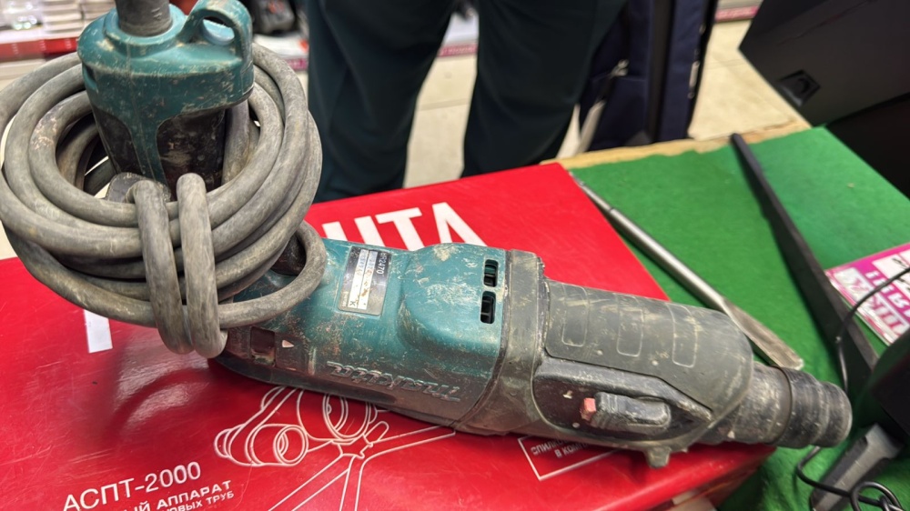 Перфоратор Makita 2470