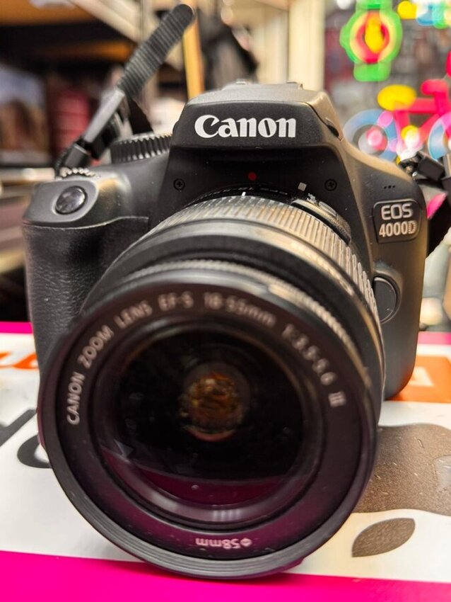 Фотоаппарат Canon 4000d 18-55mm