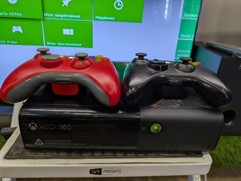 Игровая приставка XBOX 360E 250