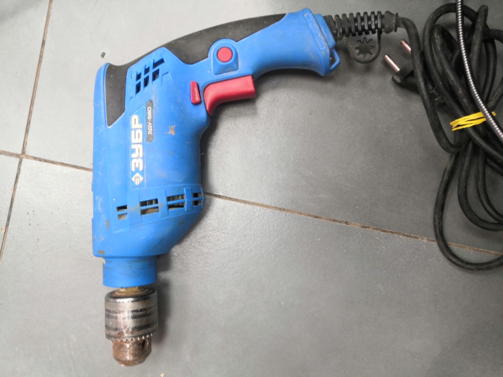 Дрель зубр 580