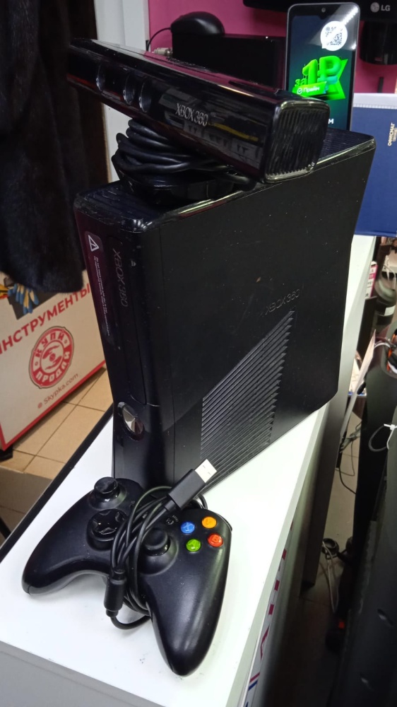 Игровая приставка XBOX 360