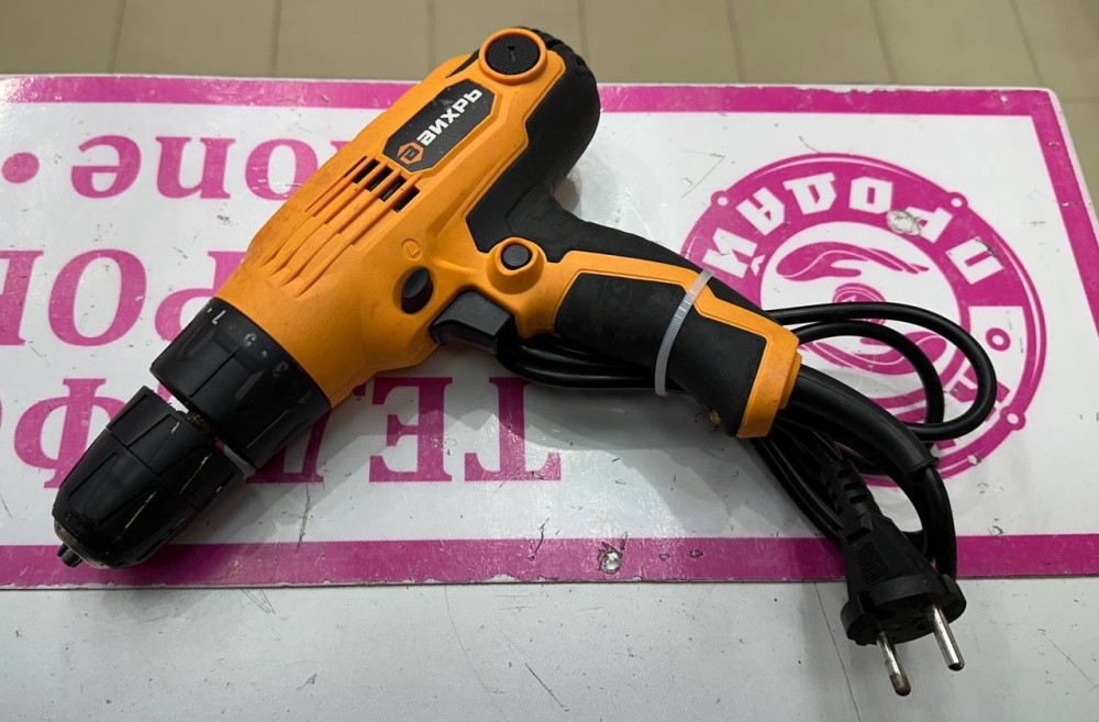 Шуруповерт сетевой Вихрь СШ 550/2