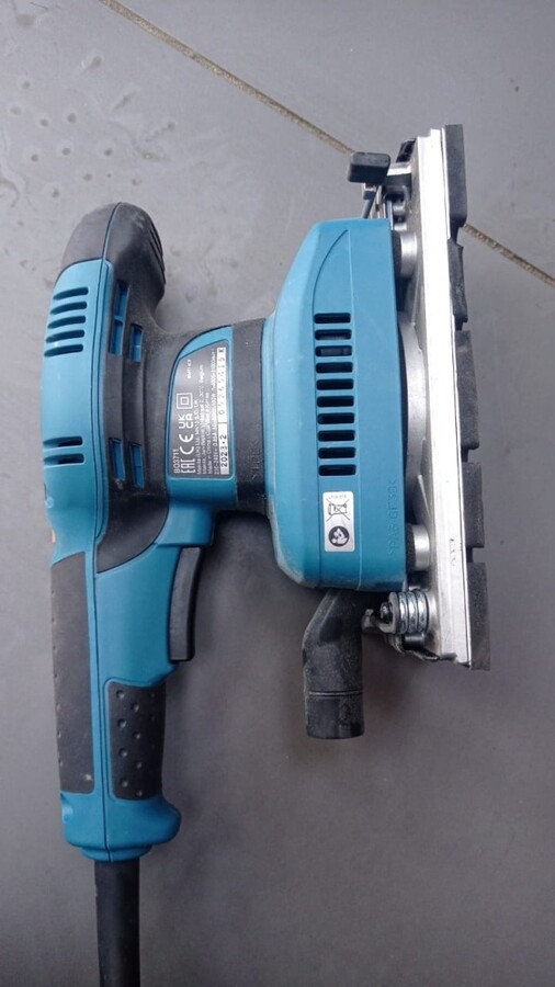 Шлифмашина  Makita BO3711