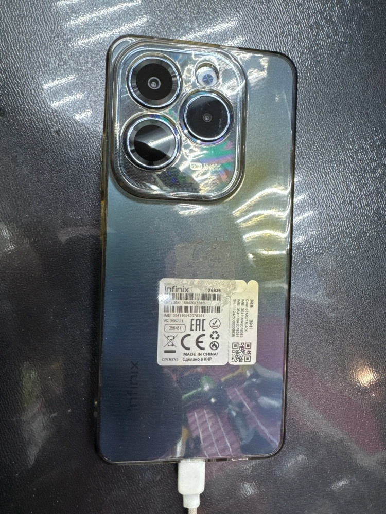 Мобильный телефон Infinix hot 40 8/256