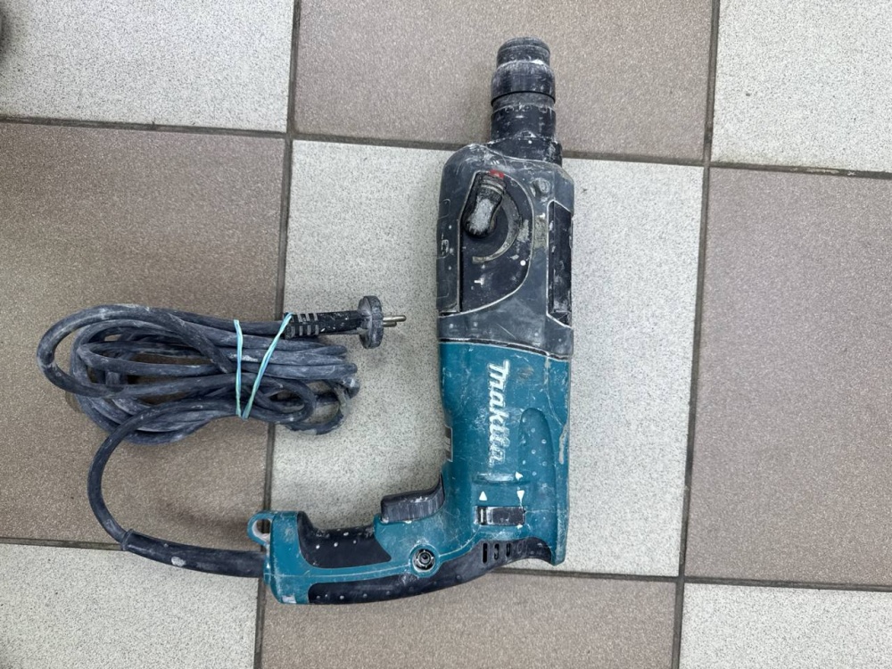 Перфоратор MAKITA 2470