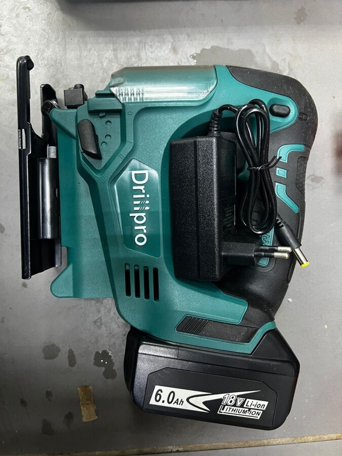 Лобзик DriLLpro 18v