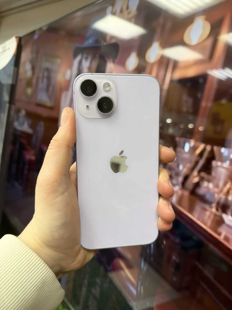 Смартфон iPhone 14