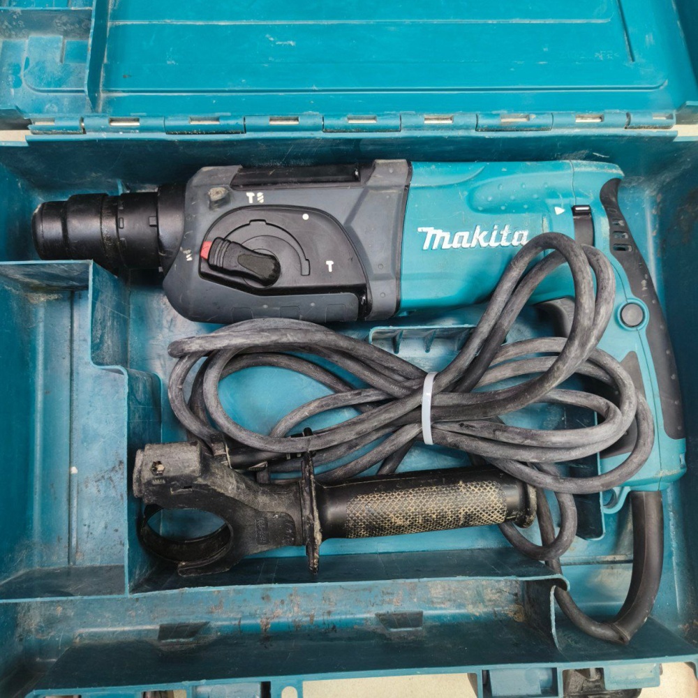 Перфоратор Makita HR2470