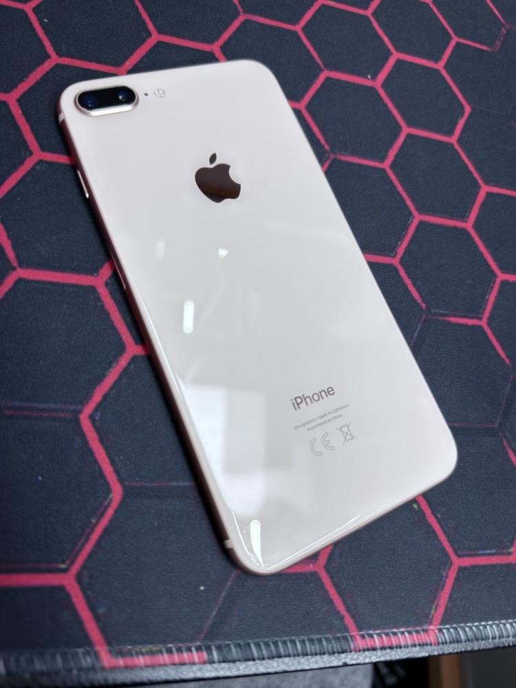 Смартфон iPhone 8+ 64 Gb