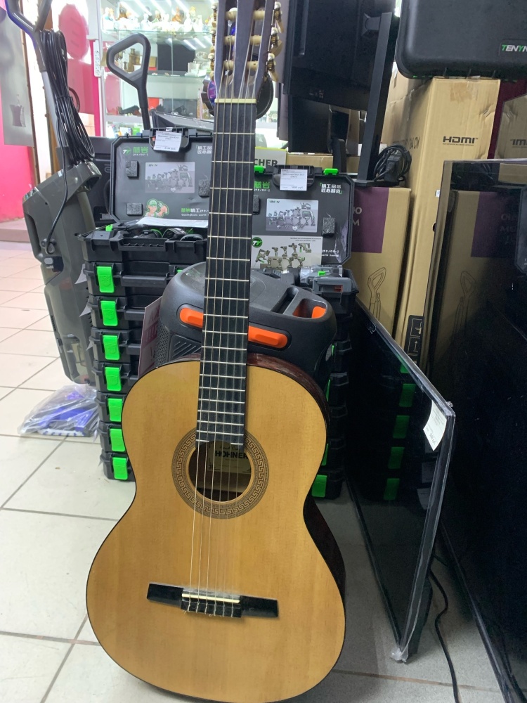 Гитара Hohner HC06