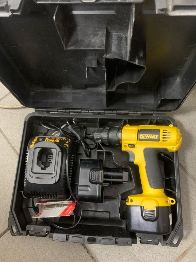 Дрель-шуруповерт DeWalt DW907