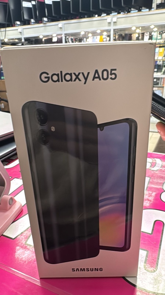 Смартфон Samsung A05