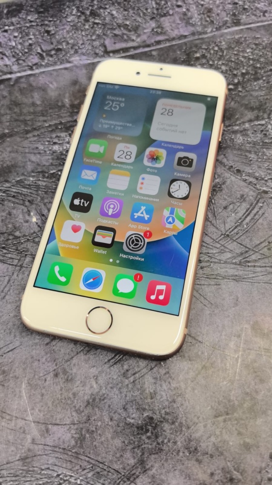 Смартфон iPhone 8 64 Gb