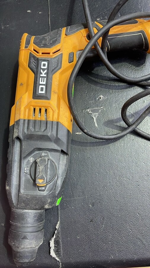 Перфоратор DEKO DKH950W