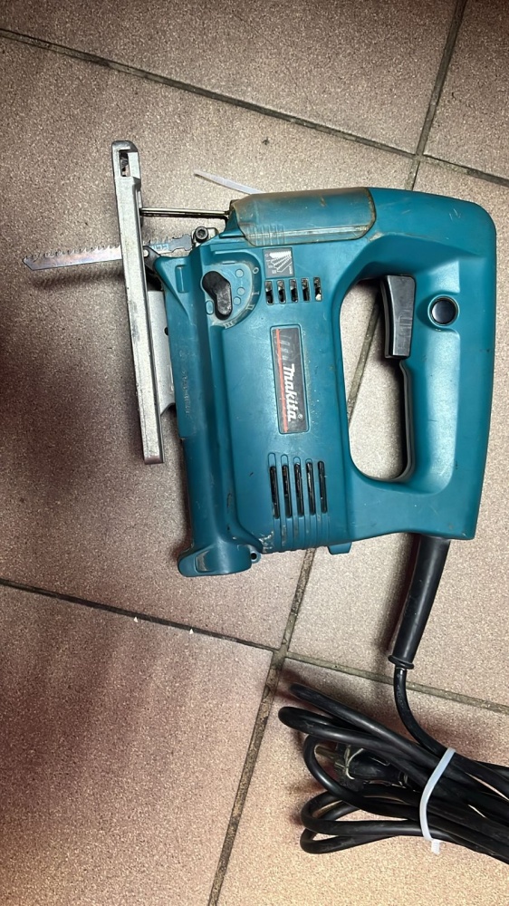 Лобзик MAKITA 4324 400W