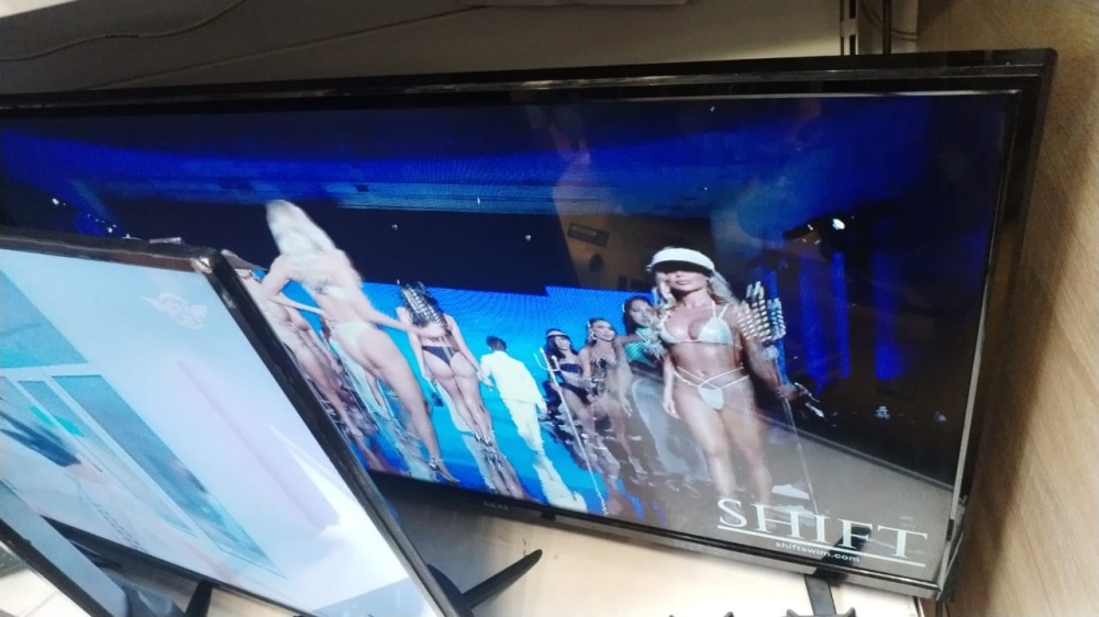 Телевизор Akai  39 дюймов