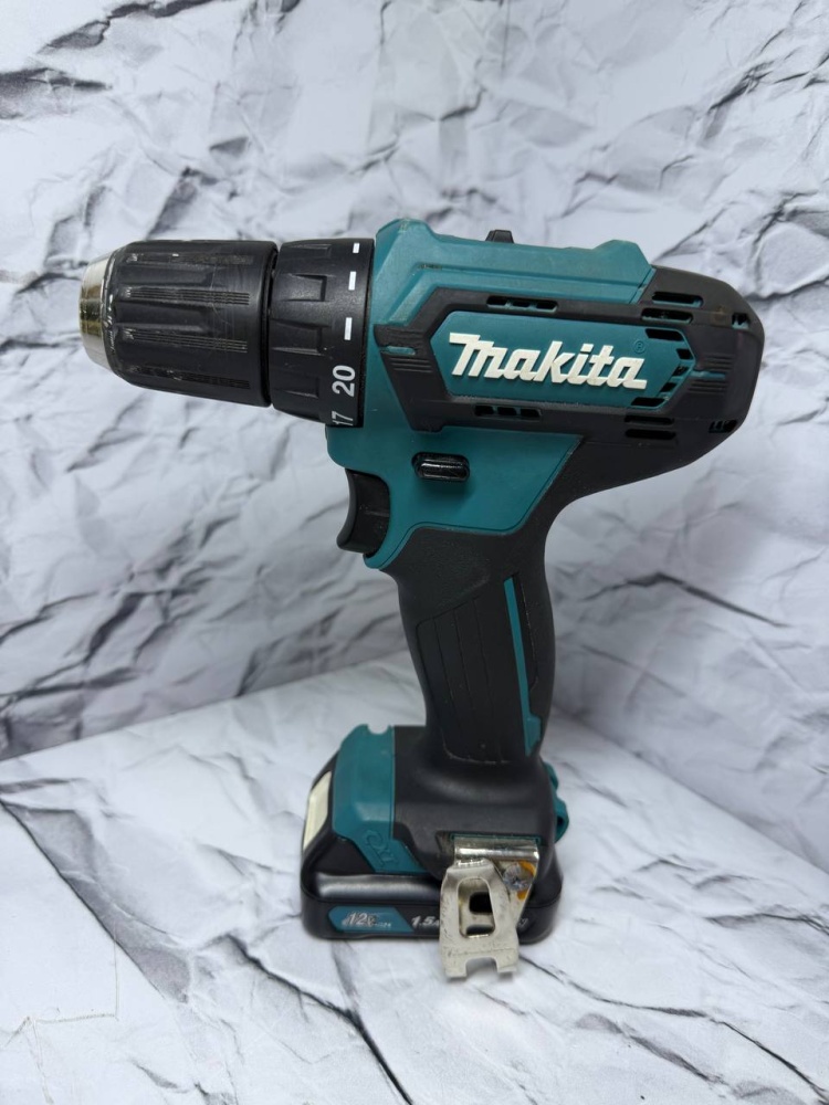 Шуруповерт Makita DF333D, 2 АКБ, без З/У