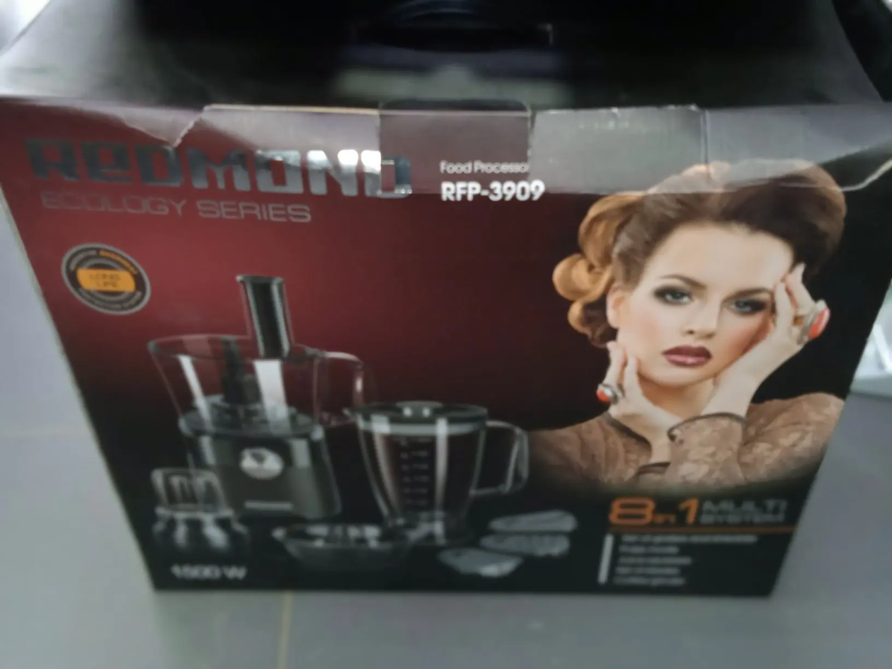 Кухонный комбайн Redmond RFP 3909