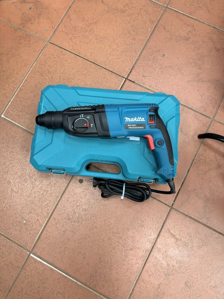 Перфоратор Makita