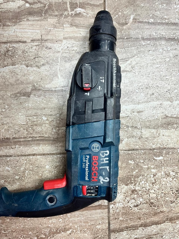 Перфоратор Bosch GBH240