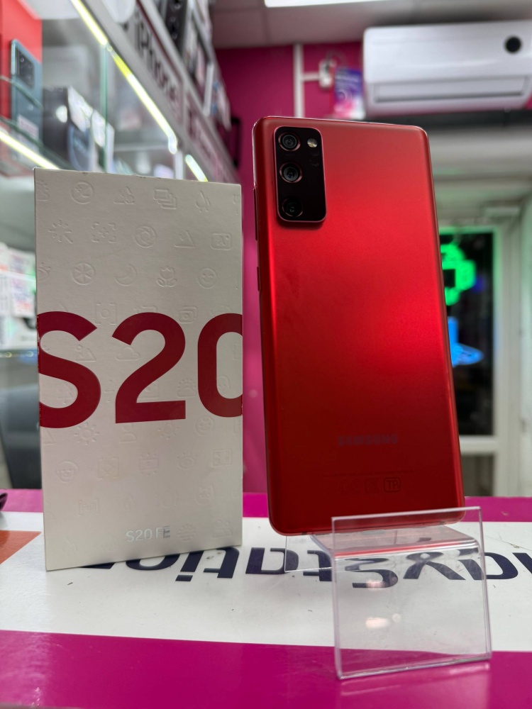 Смартфон Samsung S20 FE 6/128gb