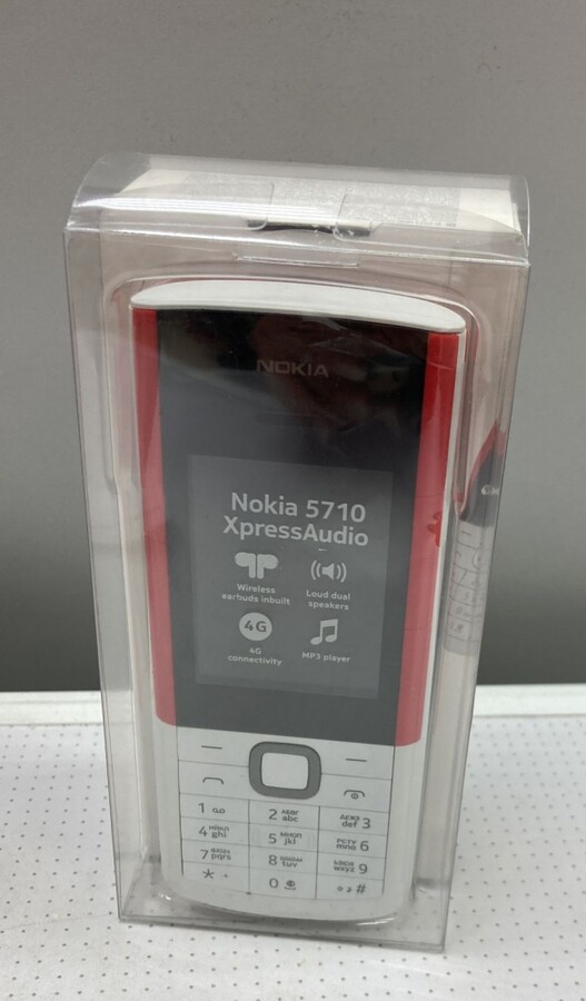 Мобильный телефон Nokia 5710