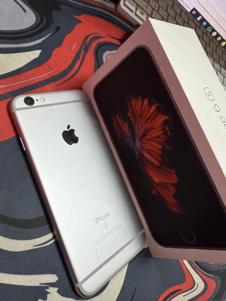Смартфон iPhone 6S 64гб