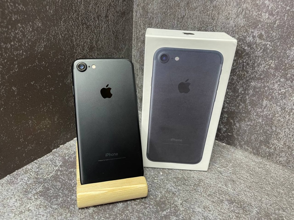 Смартфон iPhone 7 128Gb