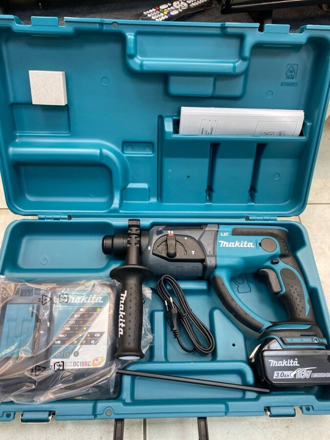 Перфоратор аккумуляторный Makita LXT DHR202RF 1,9 Дж 18В