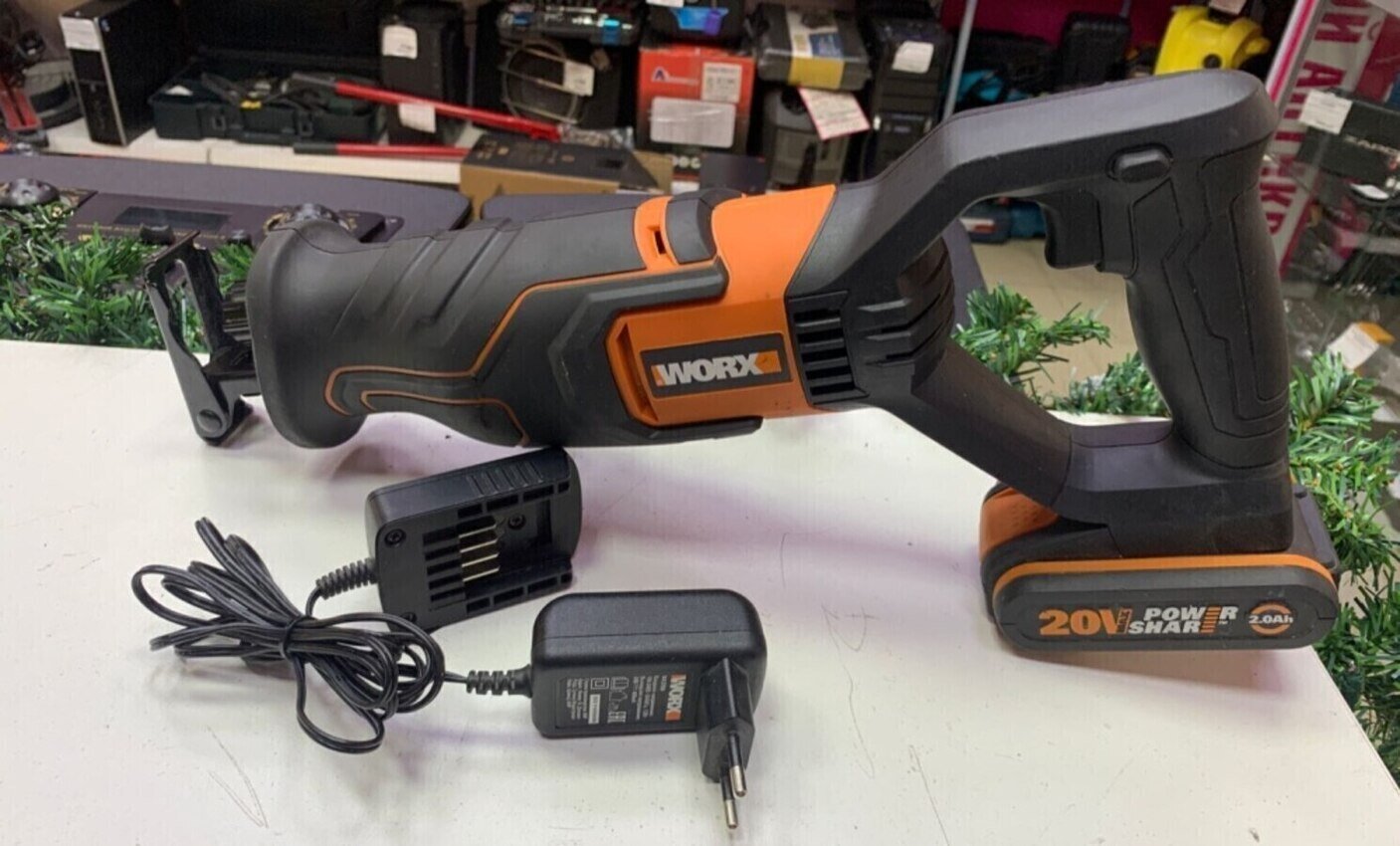 Сабельная пила Worx WX 500