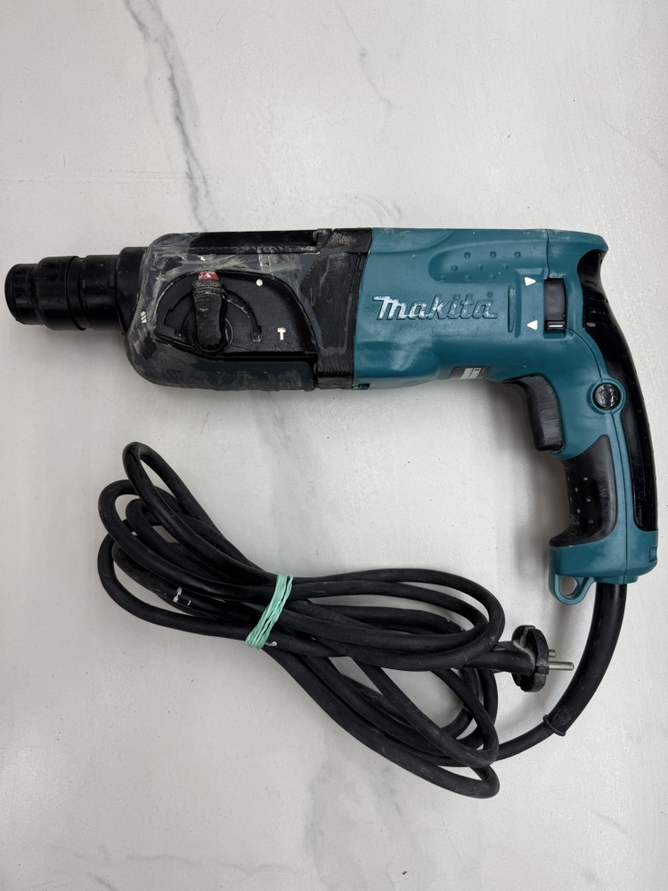 Перфоратор Makita HR 2470 780Вт