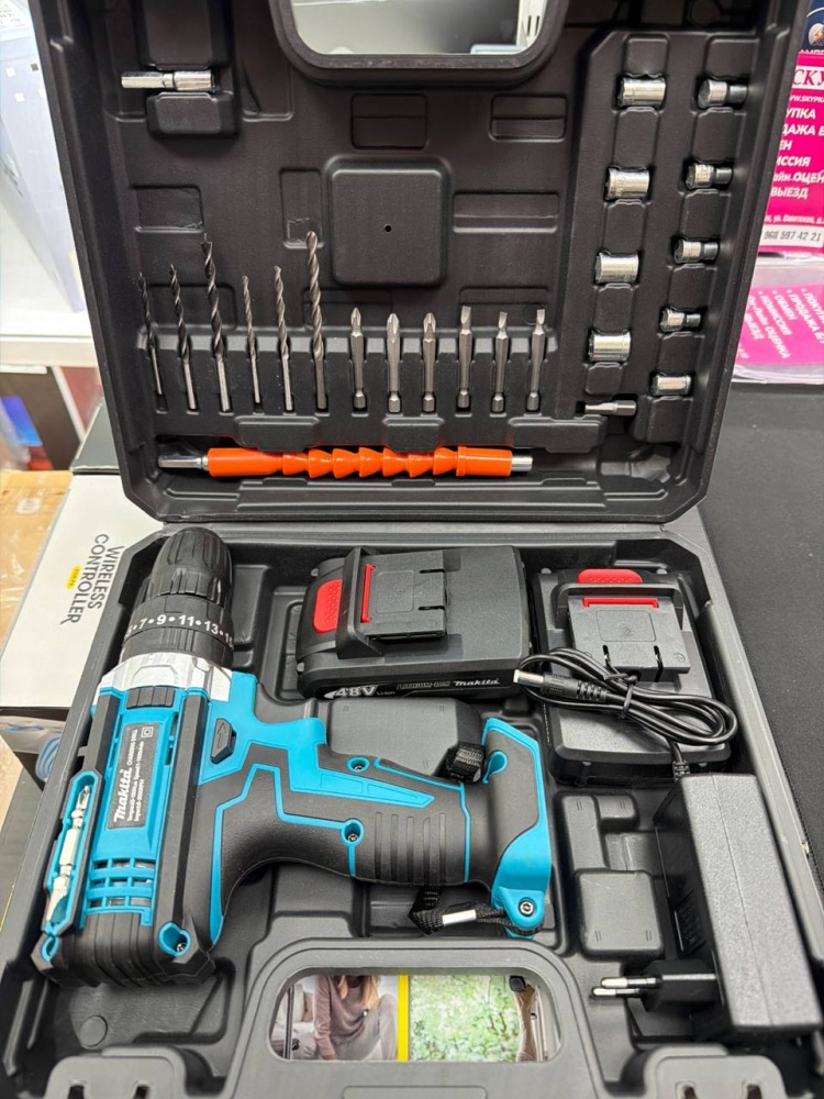 Шуруповерт MAKITA