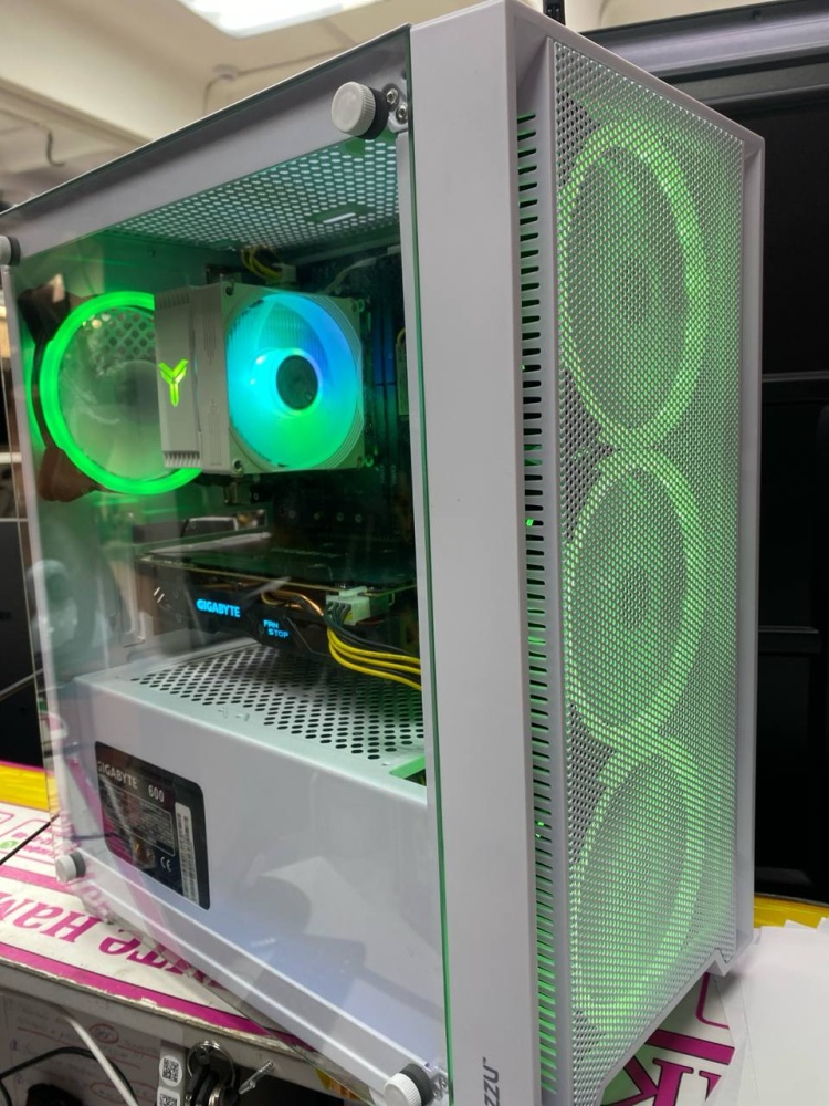 AMD Ryzen 5 1600X 3,2GHz/16/512 SSD/500 HDD/ RX 580 8GB