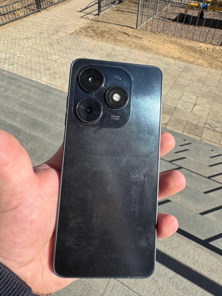 Мобильный телефон Tecno spark go 24