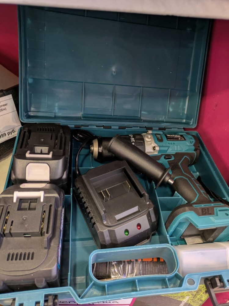 Шуруповерт MAKITA Ударный