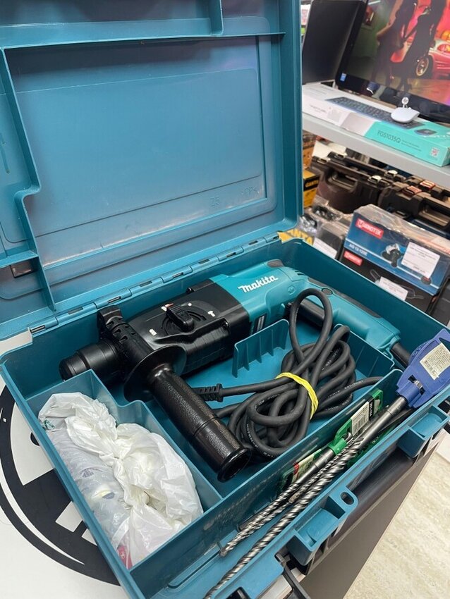 Перфоратор Makita HR2450