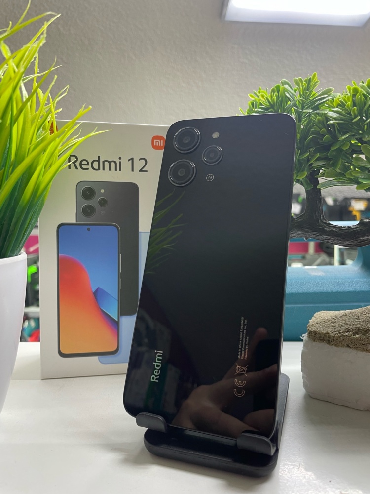 Смартфон Xiaomi Redmi 12 4/128