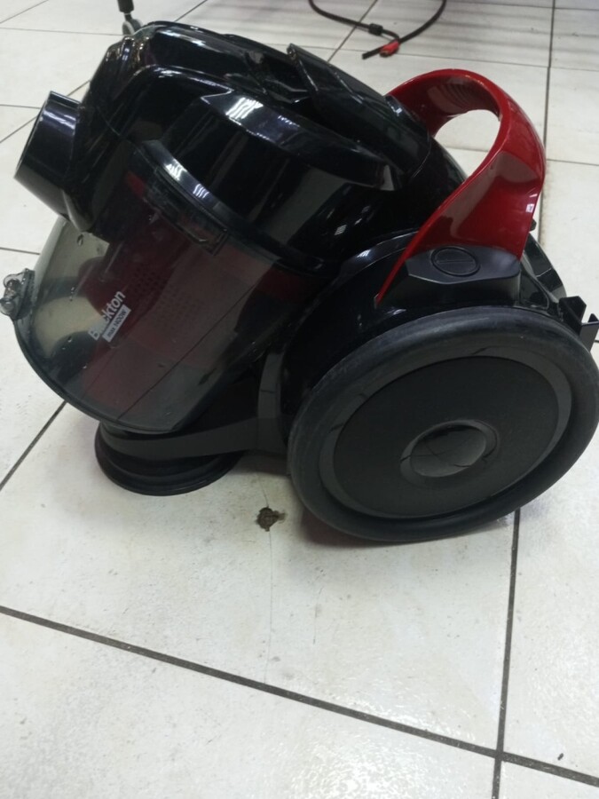 Пылесос Blackton  1400