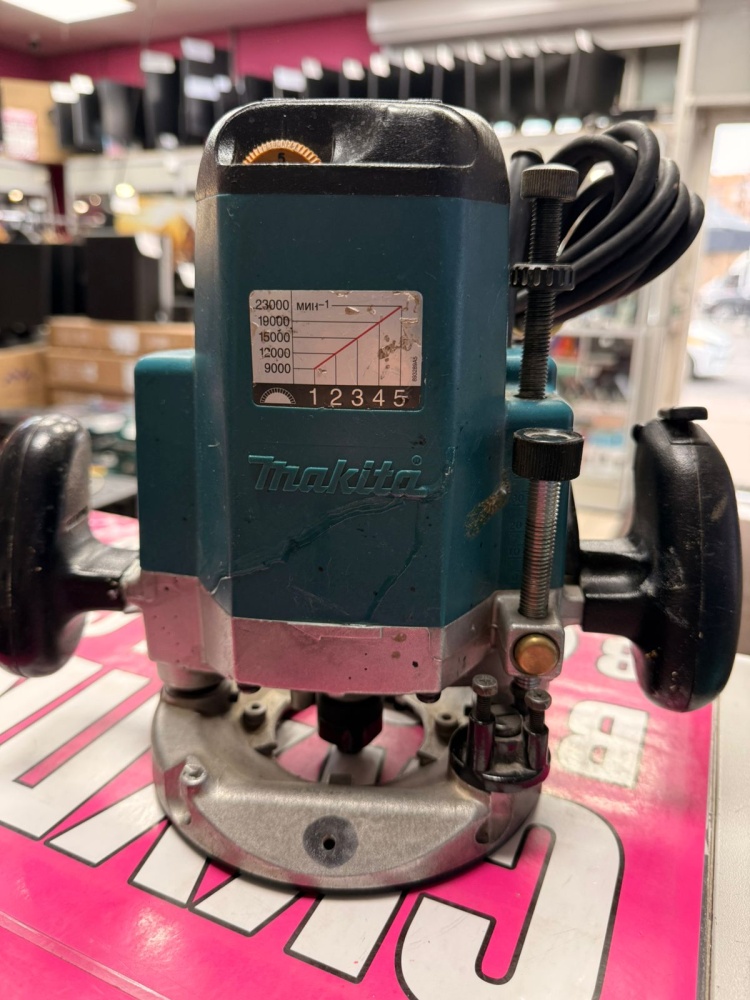 Фрезер Makita 3612C