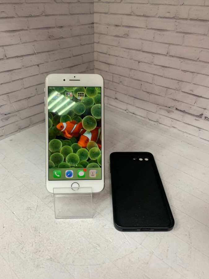 Смартфон iPhone 8+ 64 Gb
