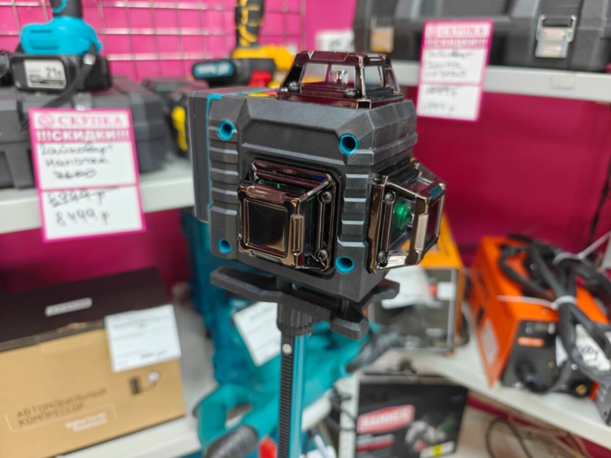 Уровень Makita 12D