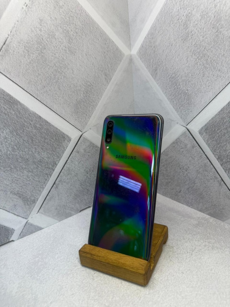 Смартфон Samsung A50 4/64
