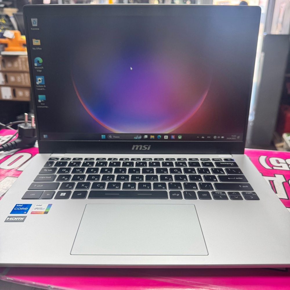 Ноутбук MSI 13.9