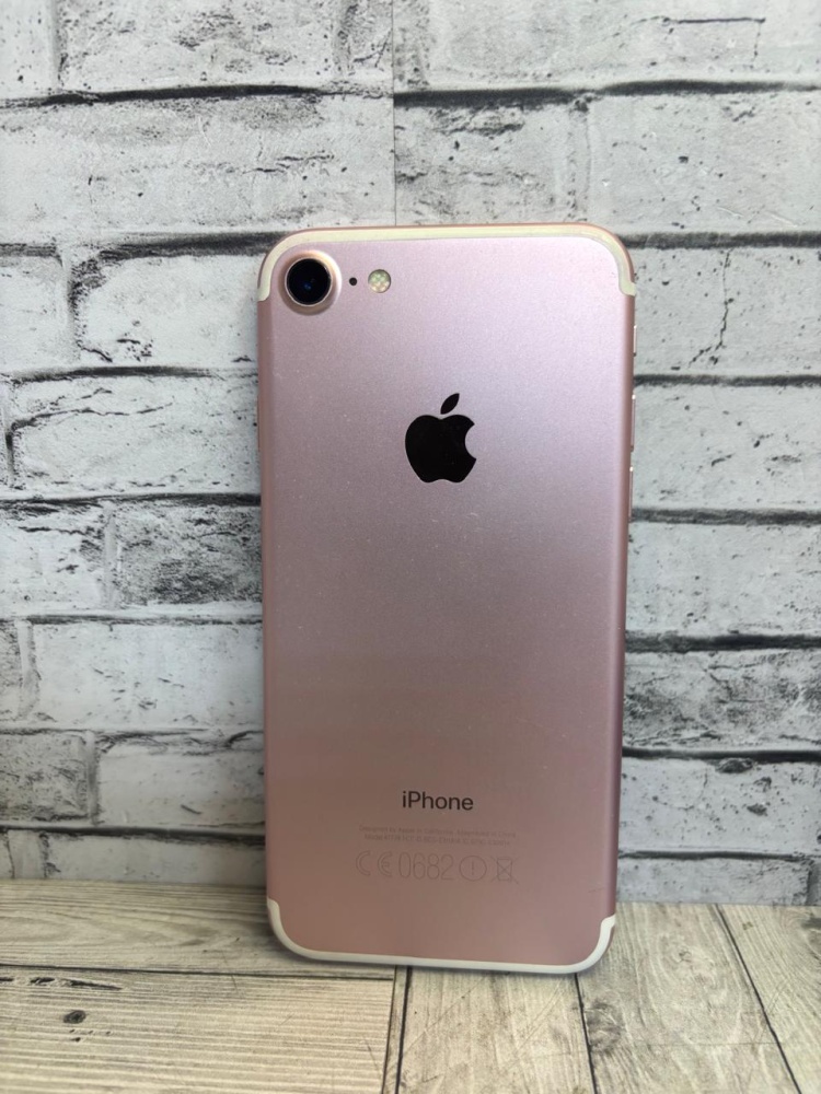Смартфон iPhone 7 32Gb